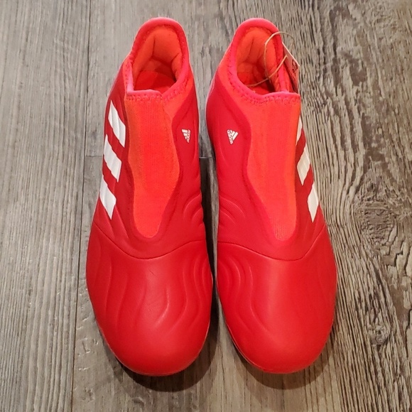 Athletic_Shoes